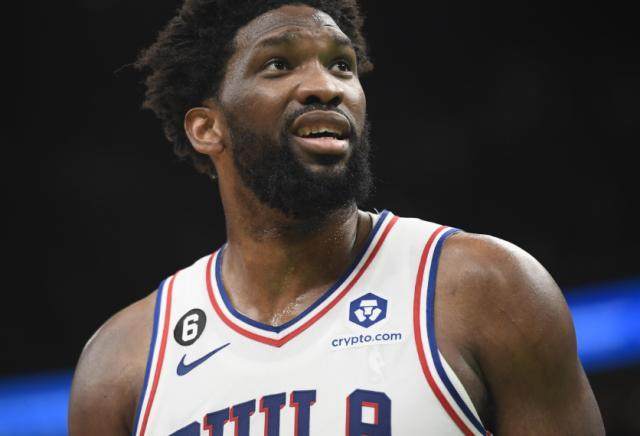 开云体育下载-恩比德又出逆天语录：老詹老了 我有成GOAT的天赋