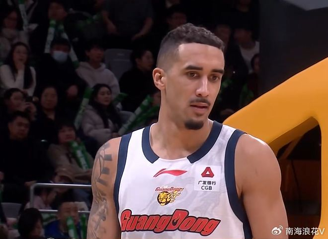 开云官方平台-广东名记质疑CBA裁判：广东队做不行，为何其他球队做就可以|麦穗丰|奎因|张镇麟|广东男篮|吉林队_新浪体育_新浪新闻
